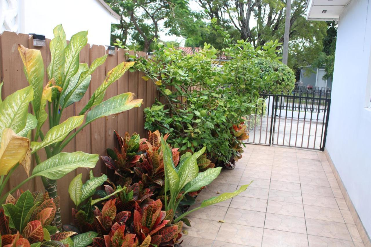 Main House 3 Bed 2 Bath & Guest House 1 Bed 1 Bath Μαϊάμι Εξωτερικό φωτογραφία