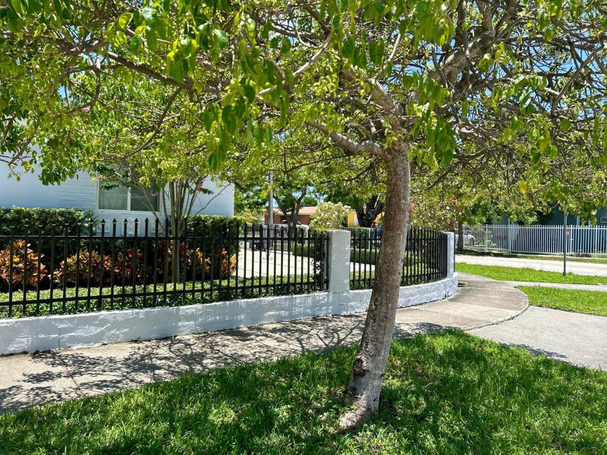 Main House 3 Bed 2 Bath & Guest House 1 Bed 1 Bath Μαϊάμι Εξωτερικό φωτογραφία