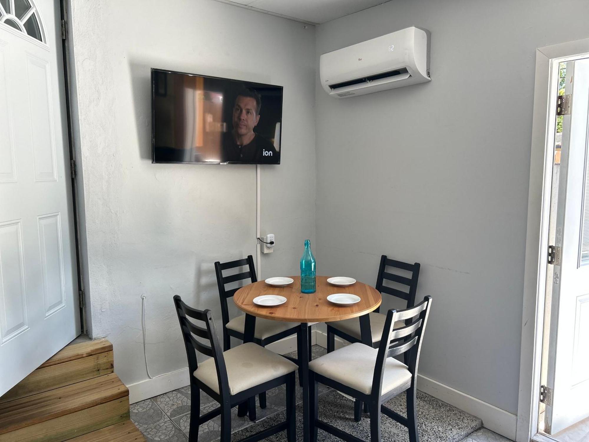 Main House 3 Bed 2 Bath & Guest House 1 Bed 1 Bath Μαϊάμι Εξωτερικό φωτογραφία
